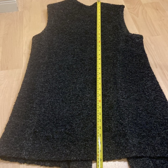 Club Monaco bouclé long line vest wool mix. M - Picture 8 of 9